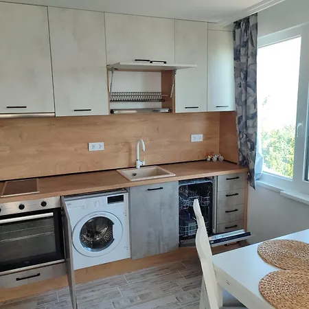 Teddy's Sea View 公寓 *