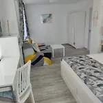 Teddy's Sea View * 内塞伯尔