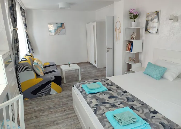 Apartment Teddy's Sea View *